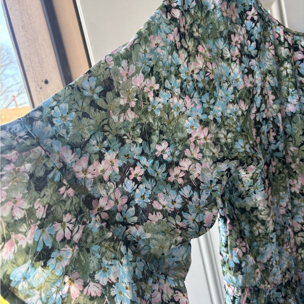 Floral Print Women's Blouse in Green - Picture 6 of 8